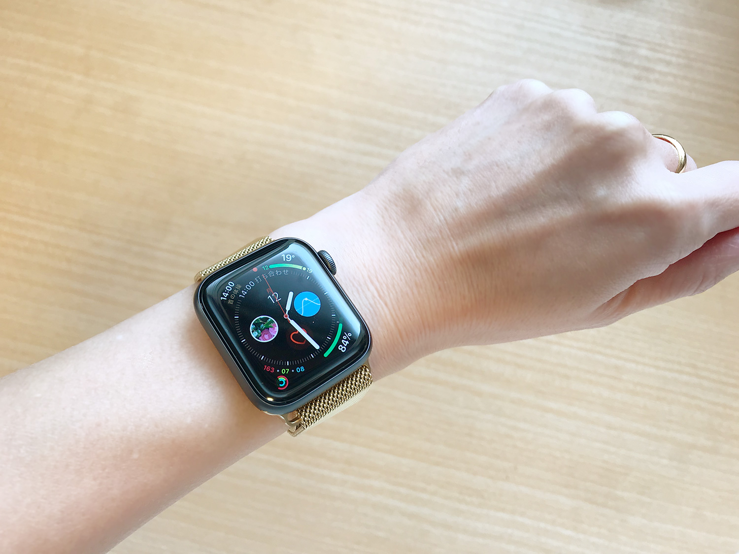 Apple Watch 女性にオススメのおしゃれなバンドをご紹介 安くてデザインも豊富 着画あり Kerenor ケレンオール