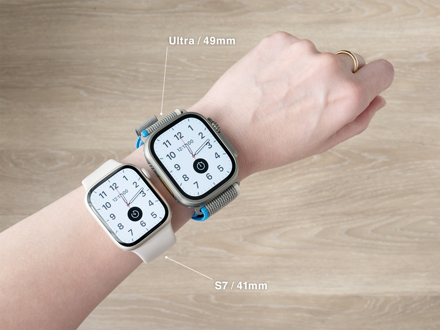 Apple Watch Ultra 49mmと41mmのサイズを比較（女性が着用・シンプルな文字盤表示）