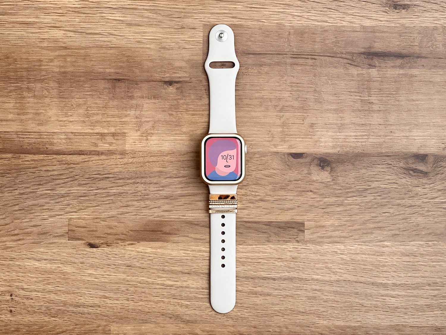 Apple Watchの保護ケース・カバー・アクセサリー・チャームを付けた例